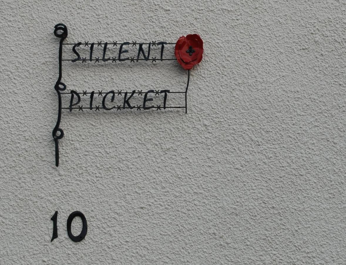 The Silent Picket Bed & Breakfast Martinpuich Eksteriør bilde